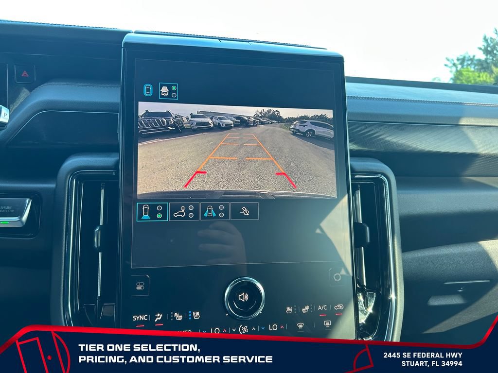 Used 2025 GMC Yukon AT4 AWD/4WD image 24