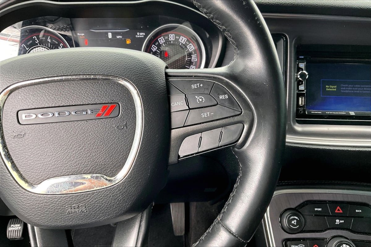 Used 2016 Dodge Challenger SXT RWD image 19