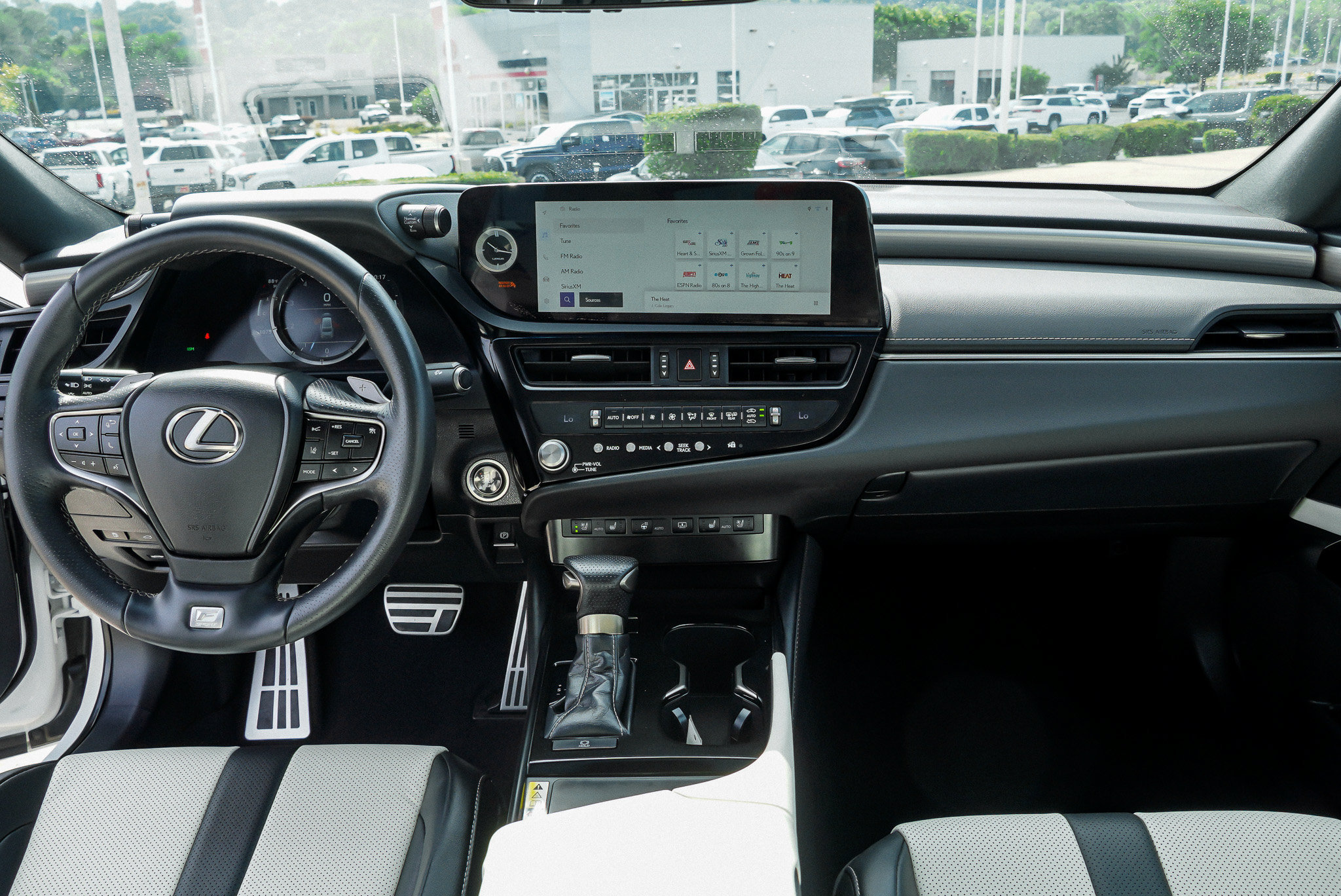 Used 2023 Lexus ES 350 F Sport w/ Accessory Package (Z2) FWD image 32