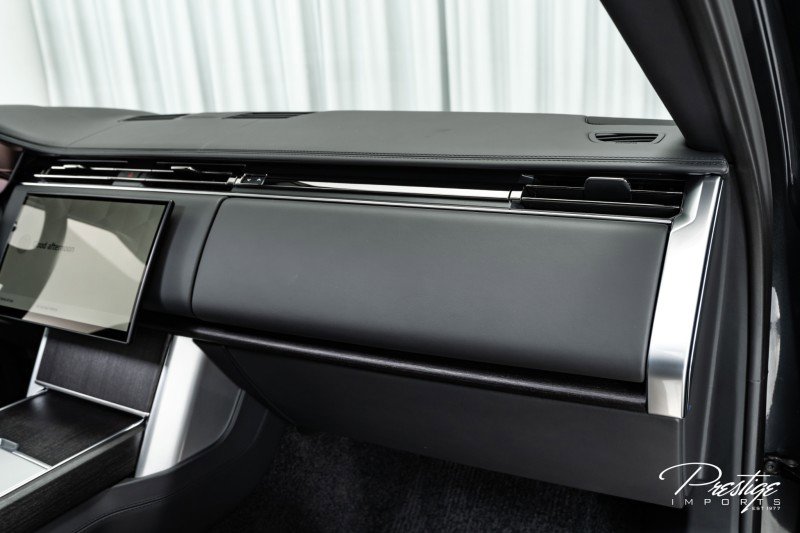 Used 2024 Land Rover Range Rover SV image 50