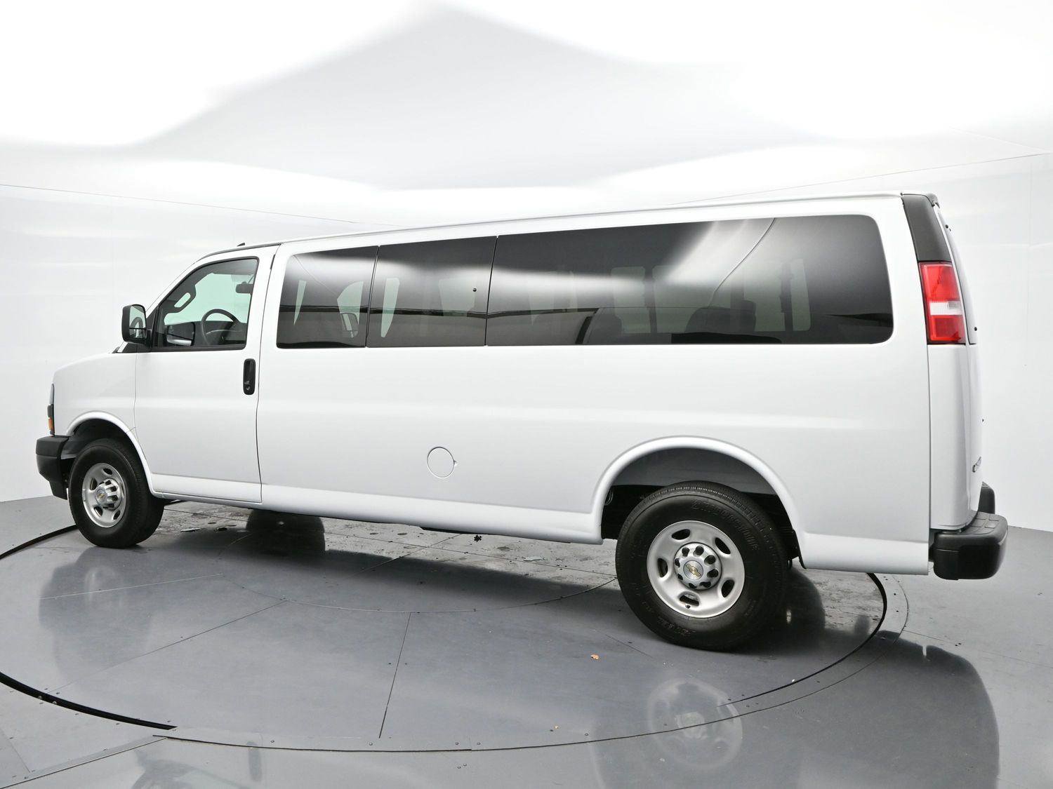 Used 2025 Chevrolet Express 3500 LS image 5