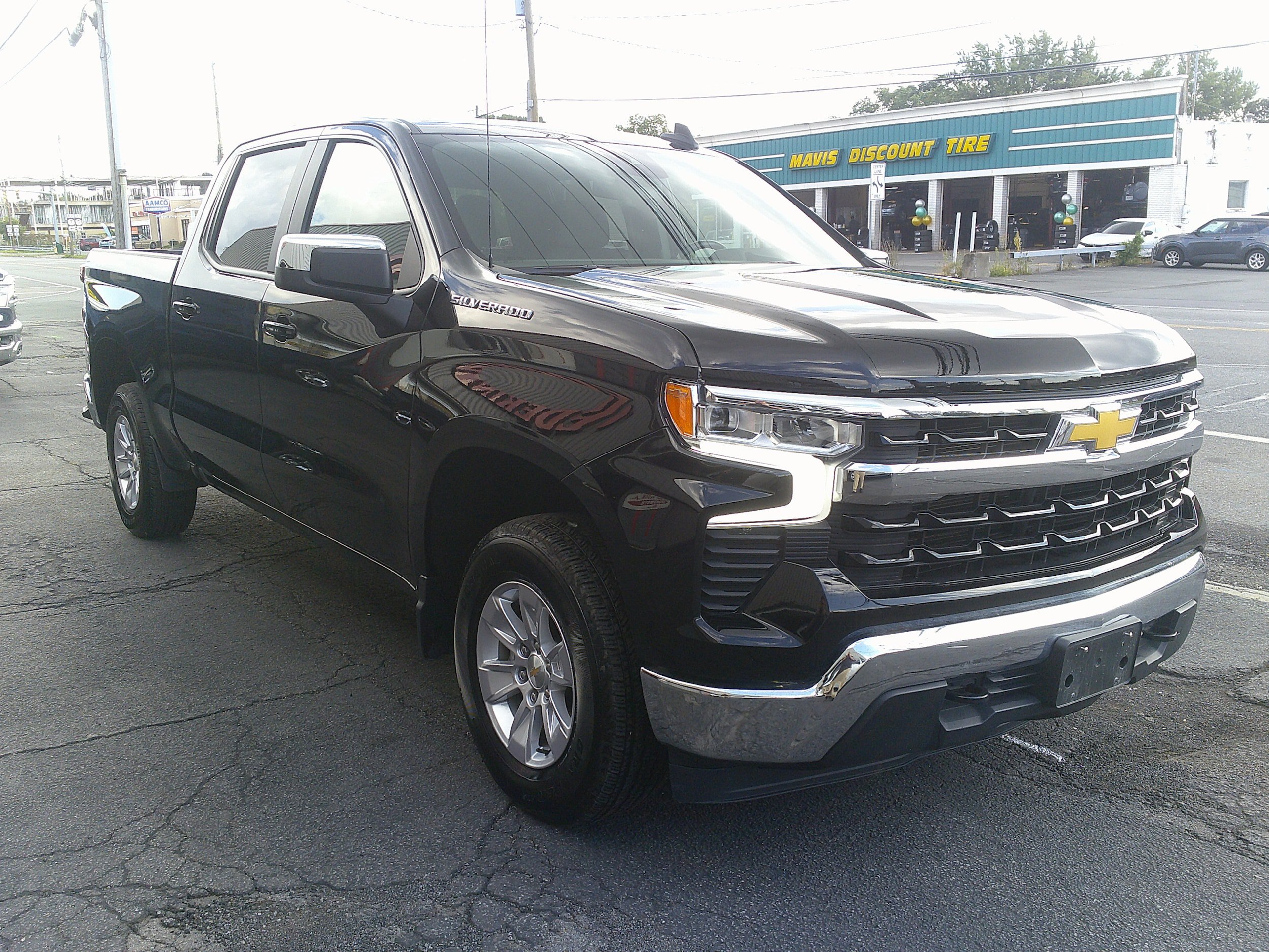 Used 2026 Chevrolet Silverado 1500 LT AWD/4WD image 4
