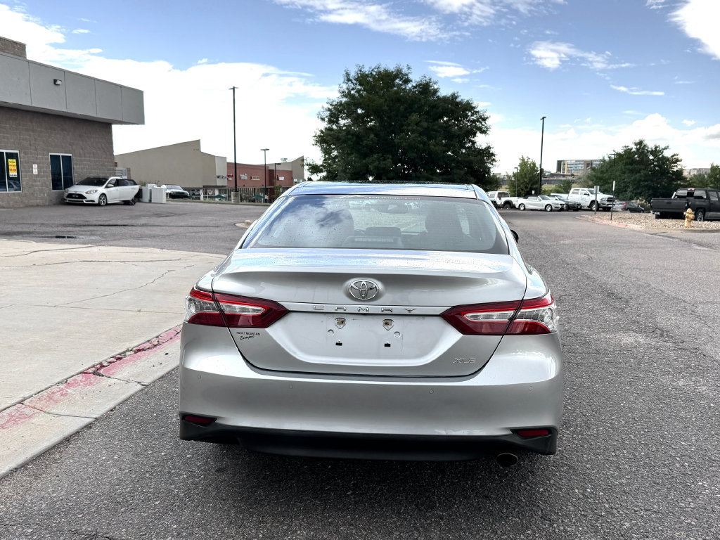 Used 2018 Toyota Camry XLE FWD image 8