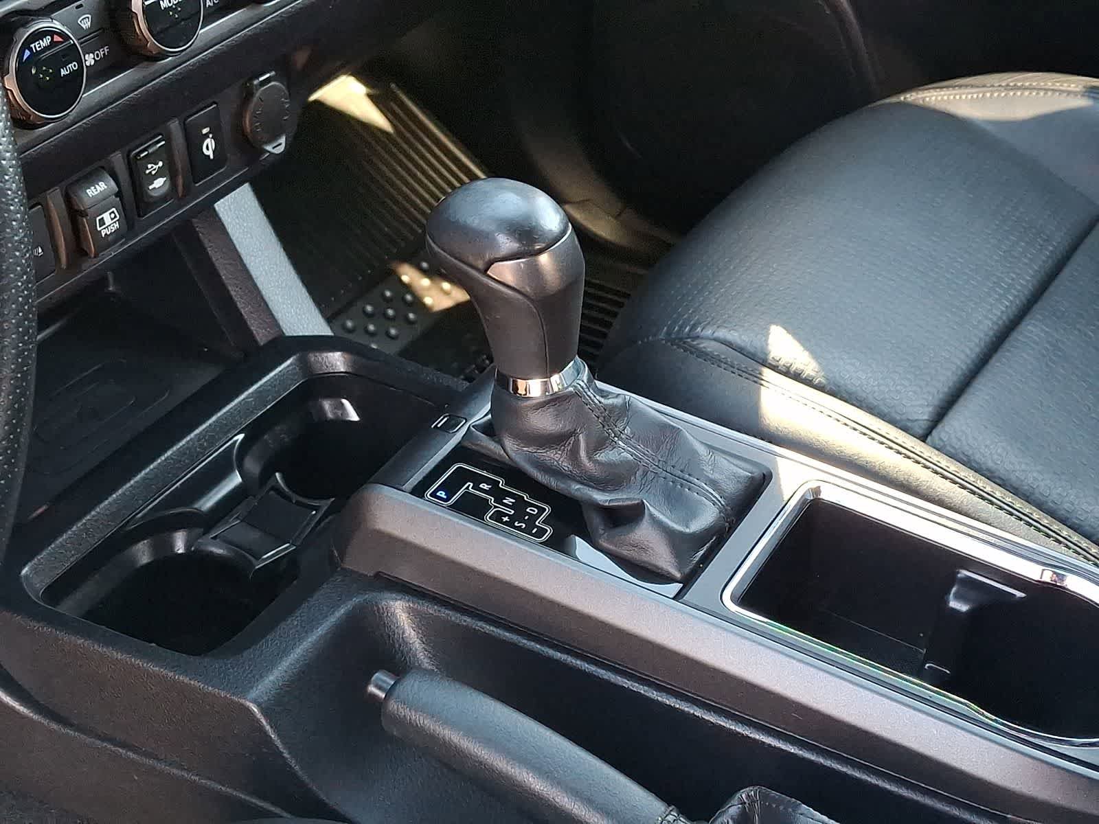 Used 2018 Toyota Tacoma TRD Sport AWD/4WD image 18