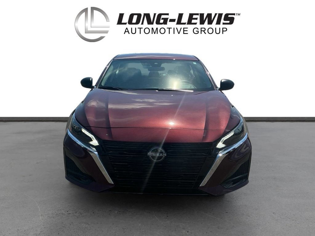 Used 2025 Nissan Altima 2.5 SV FWD image 11