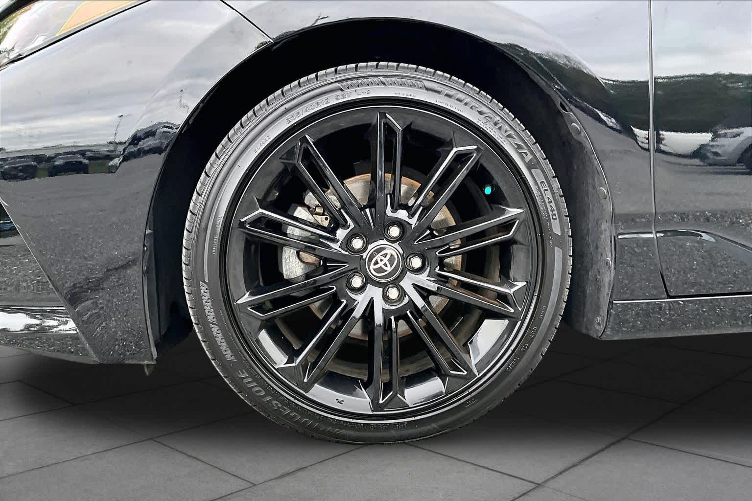 Used 2022 Toyota Avalon XSE FWD image 11