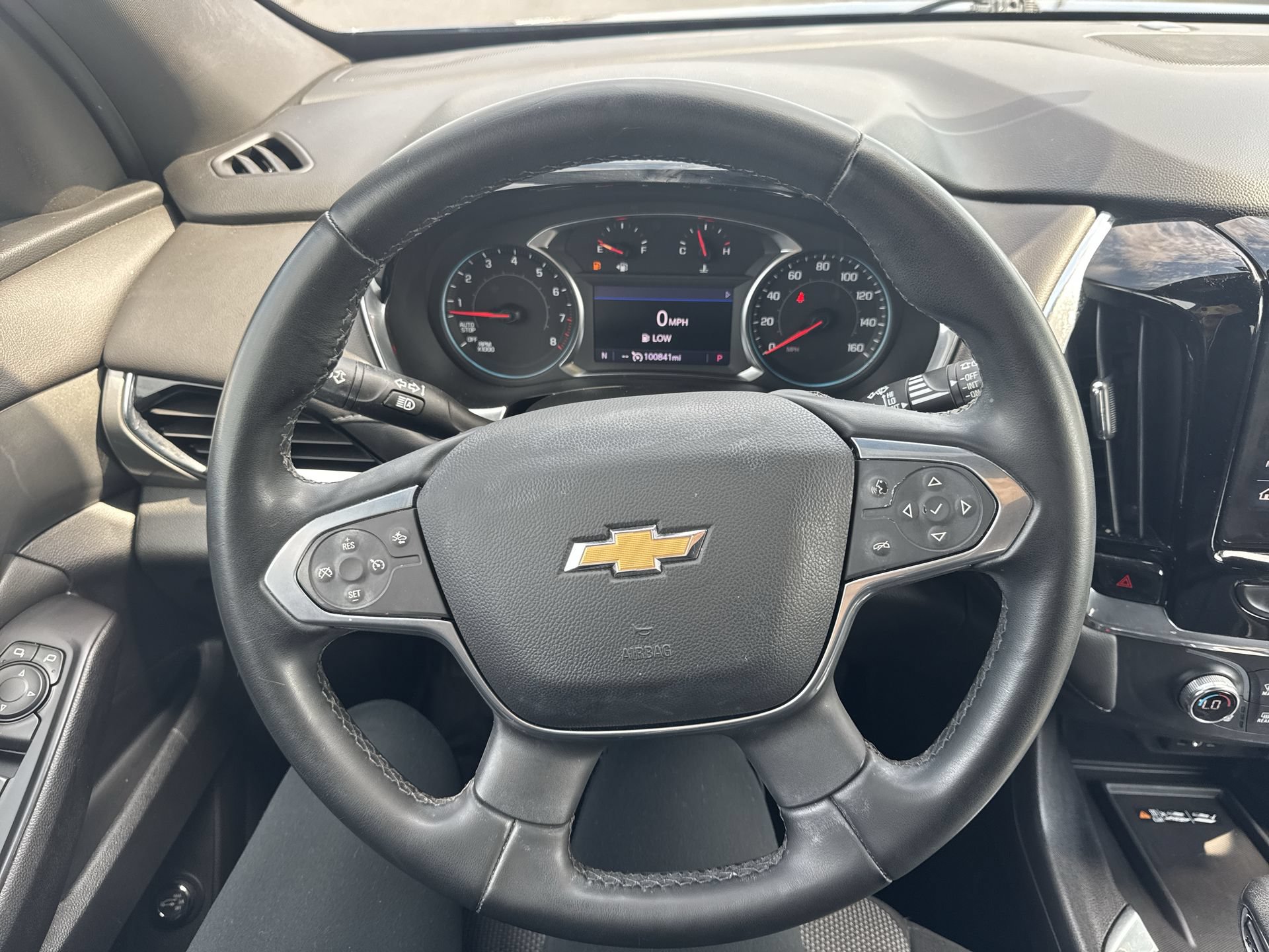 Used 2023 Chevrolet Traverse LT FWD image 14