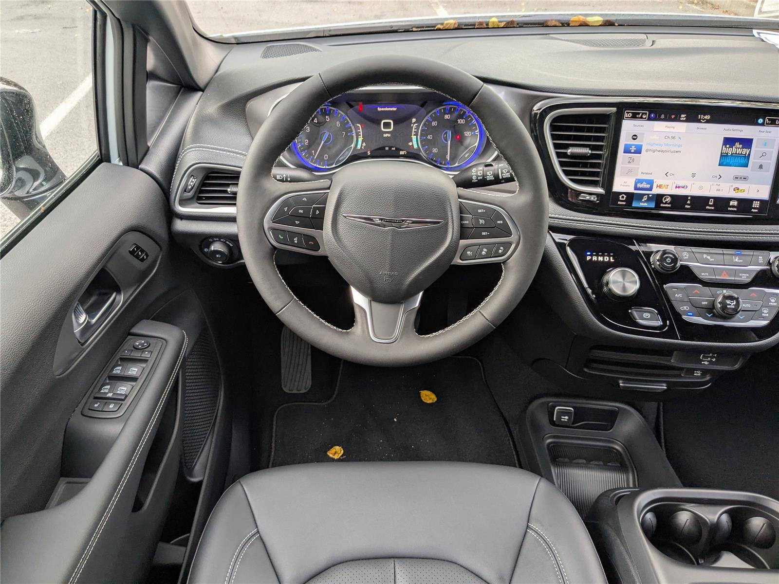 New 2026 Chrysler Pacifica Select image 18