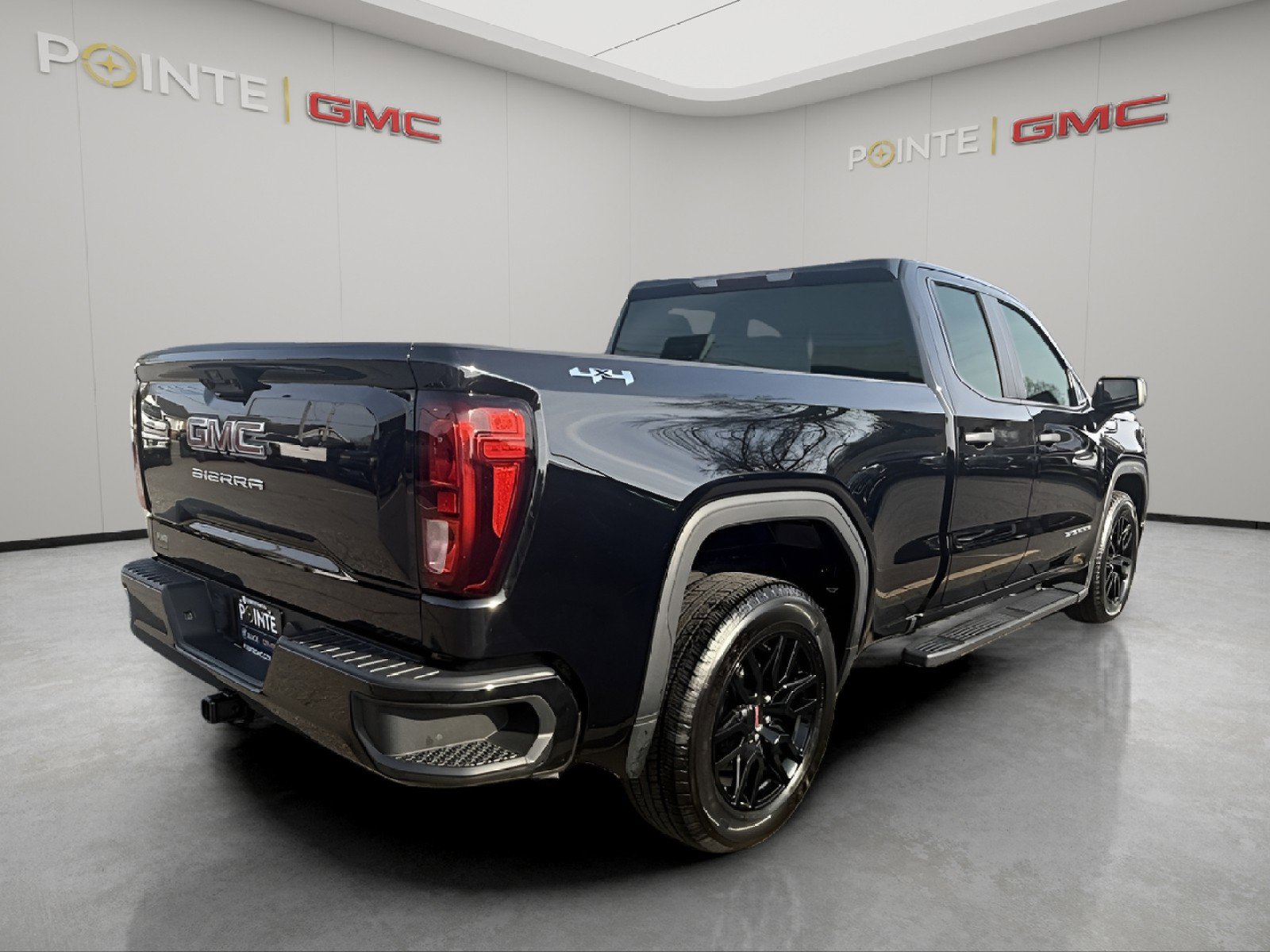Used 2023 GMC Sierra 1500 Pro w/ Graphite Edition image 3