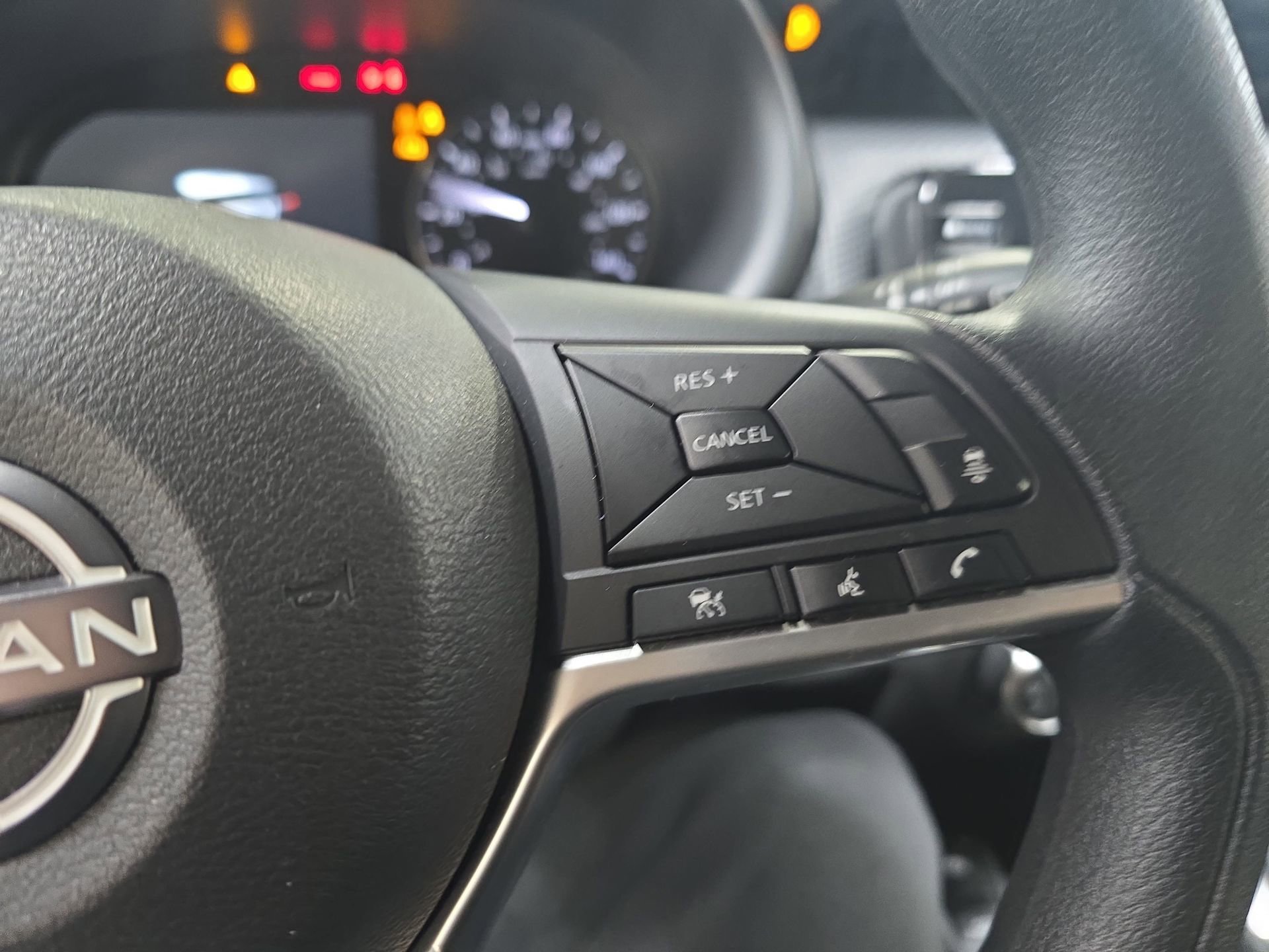 Used 2023 Nissan Kicks SV w/ Interior Electronics Package FWD image 18