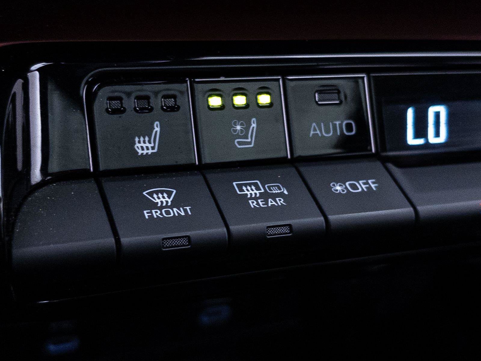 Used 2023 Toyota Prius Prime Premium w/ Advanced Technology Package FWD image 28