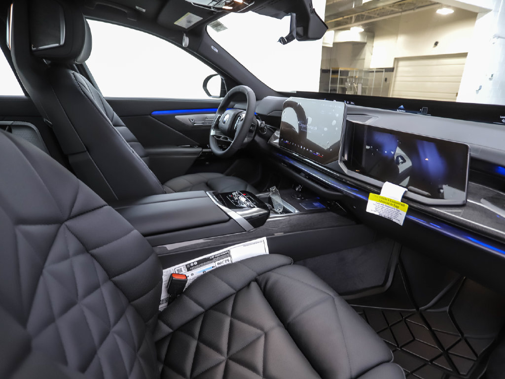 New 2027 BMW 740i xDrive w/ M Sport Package AWD/4WD image 30