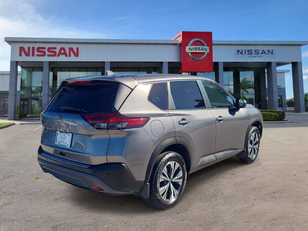 Used 2023 Nissan Rogue SV FWD image 2