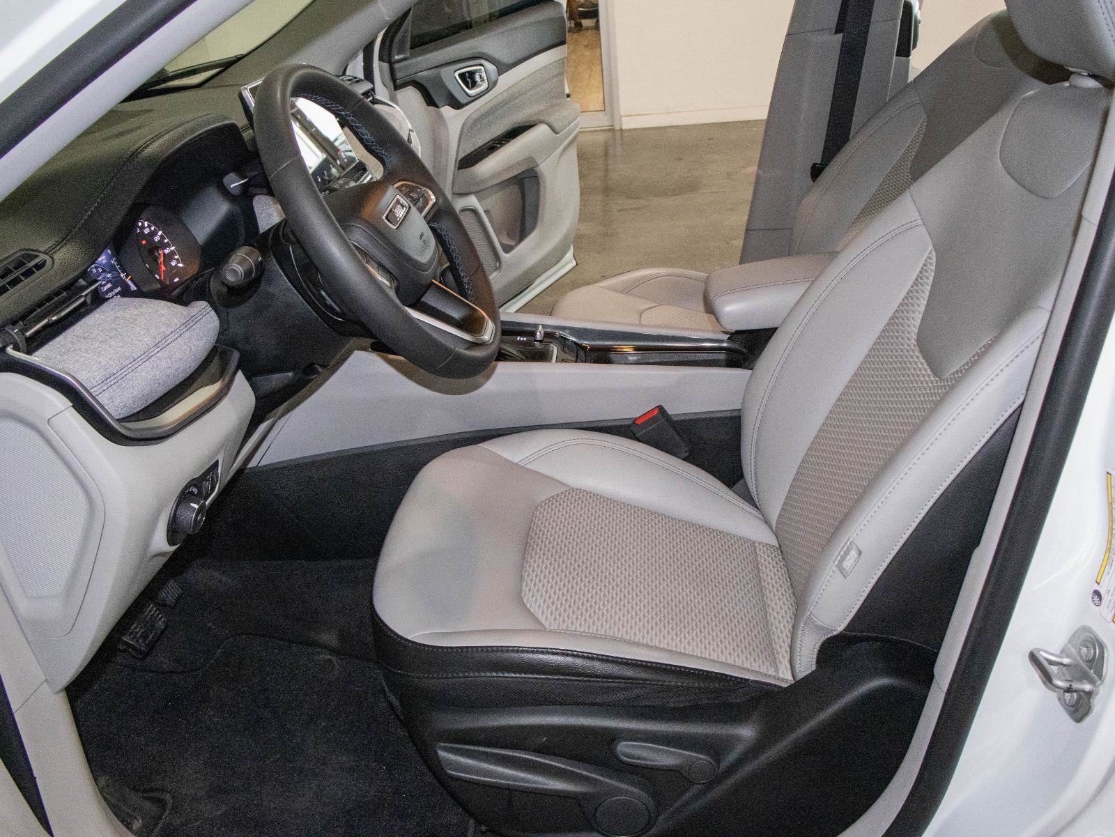 Used 2022 Jeep Compass Latitude image 7