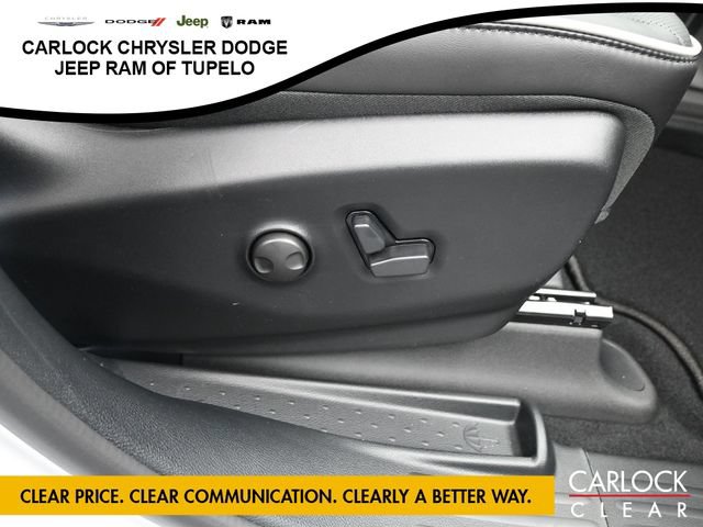 New 2026 Chrysler Pacifica Limited w/ Uconnect Theater Family Group FWD image 52