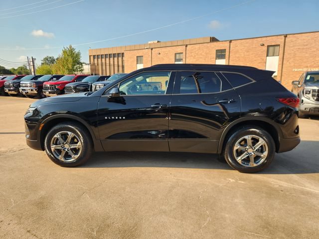 Used 2024 Chevrolet Blazer LT w/ Convenience Package FWD image 4
