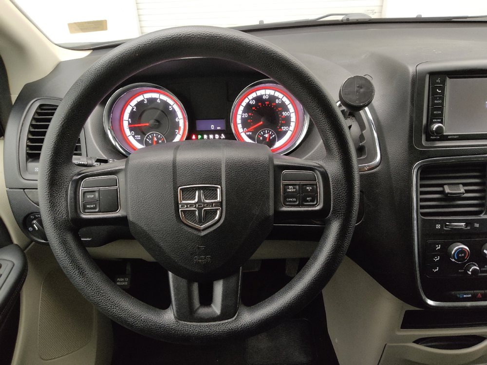 Used 2020 Dodge Grand Caravan SE FWD image 22