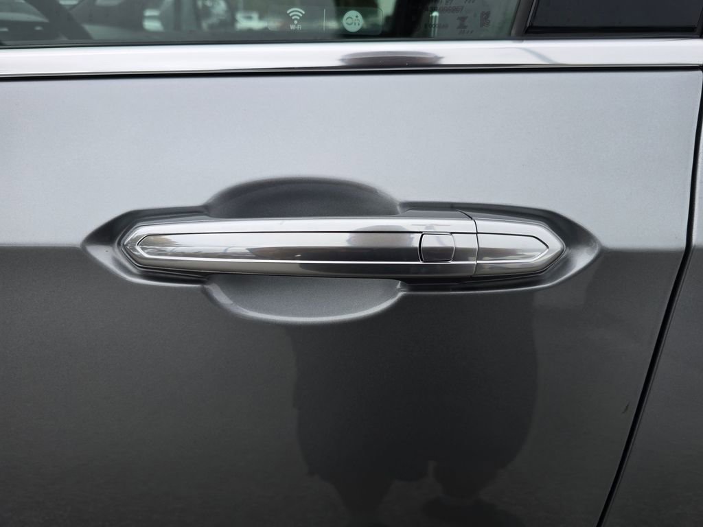 Used 2025 Cadillac XT6 Premium Luxury image 10