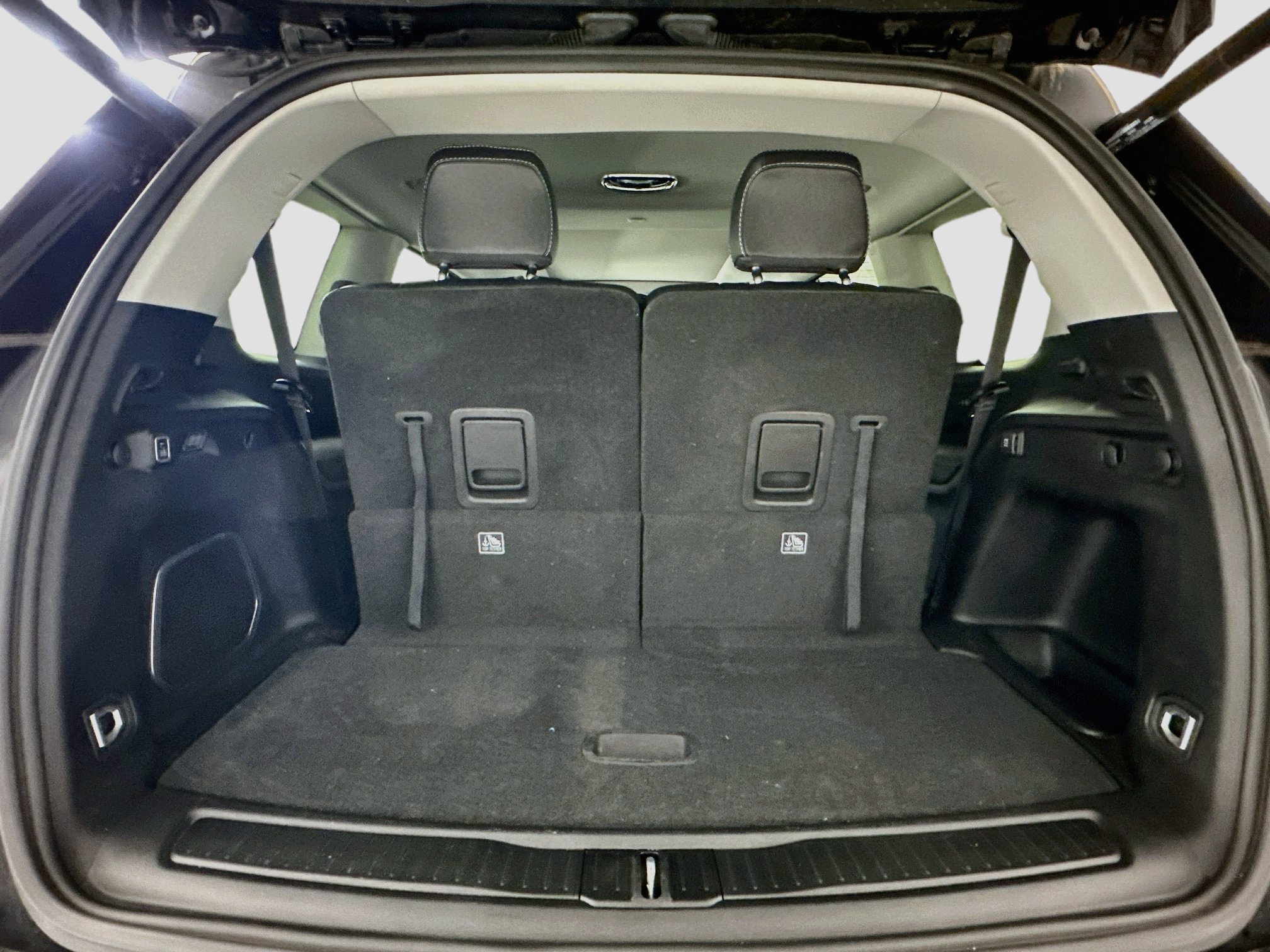 Used 2022 Jeep Grand Cherokee L Limited AWD/4WD image 32