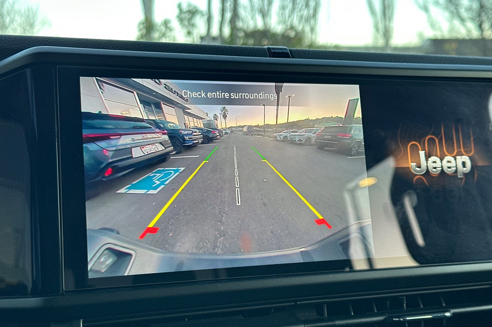 Used 2024 Jeep Gladiator Sport image 24