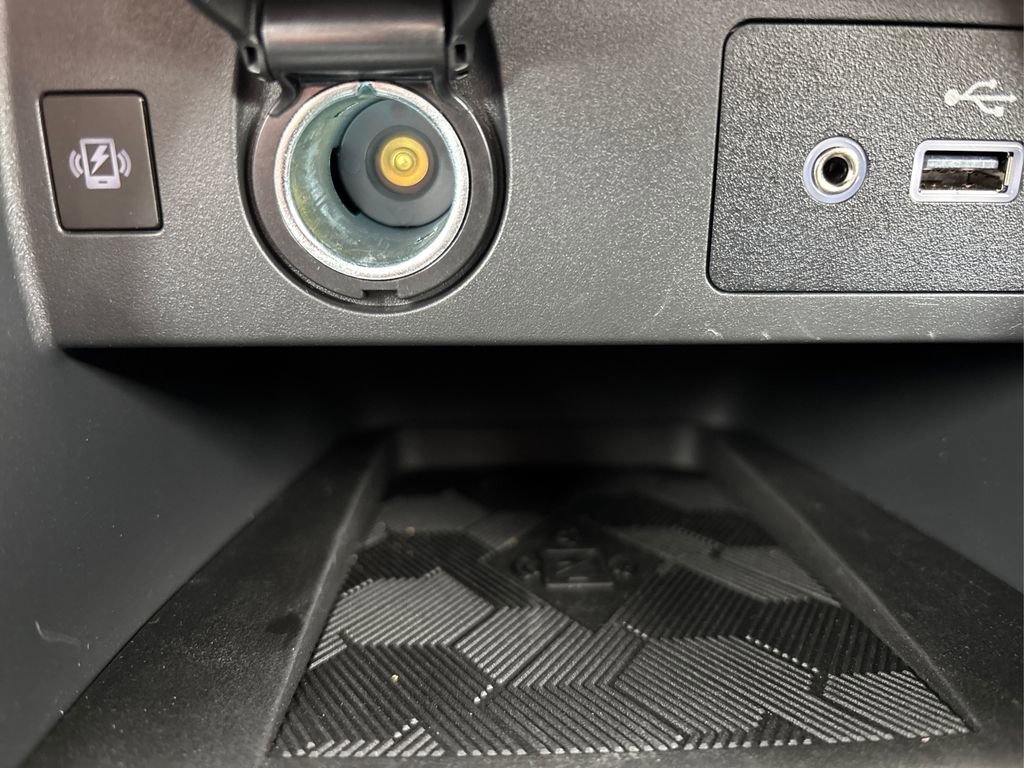 Used 2025 Nissan Versa SV w/ Trunk Package image 34