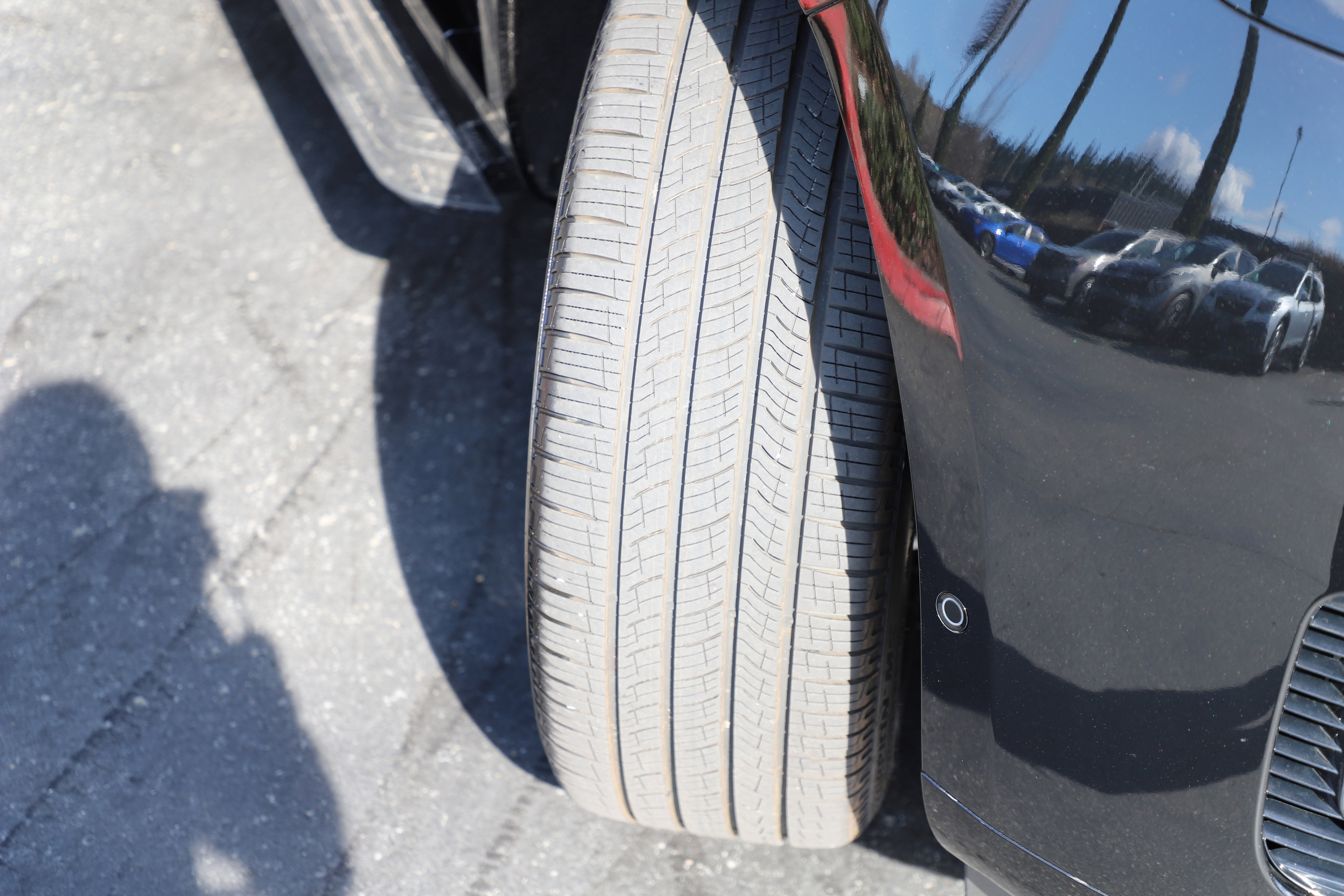 New 2026 Land Rover Range Rover Long Wheelbase SE AWD/4WD image 3