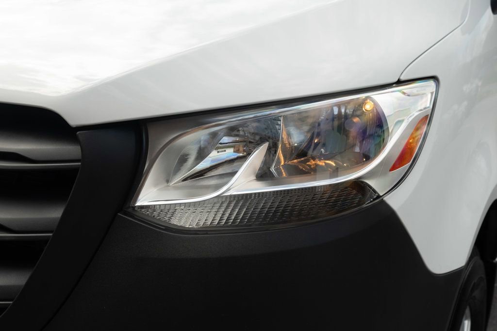 Used 2020 Mercedes-Benz Sprinter 2500 image 39