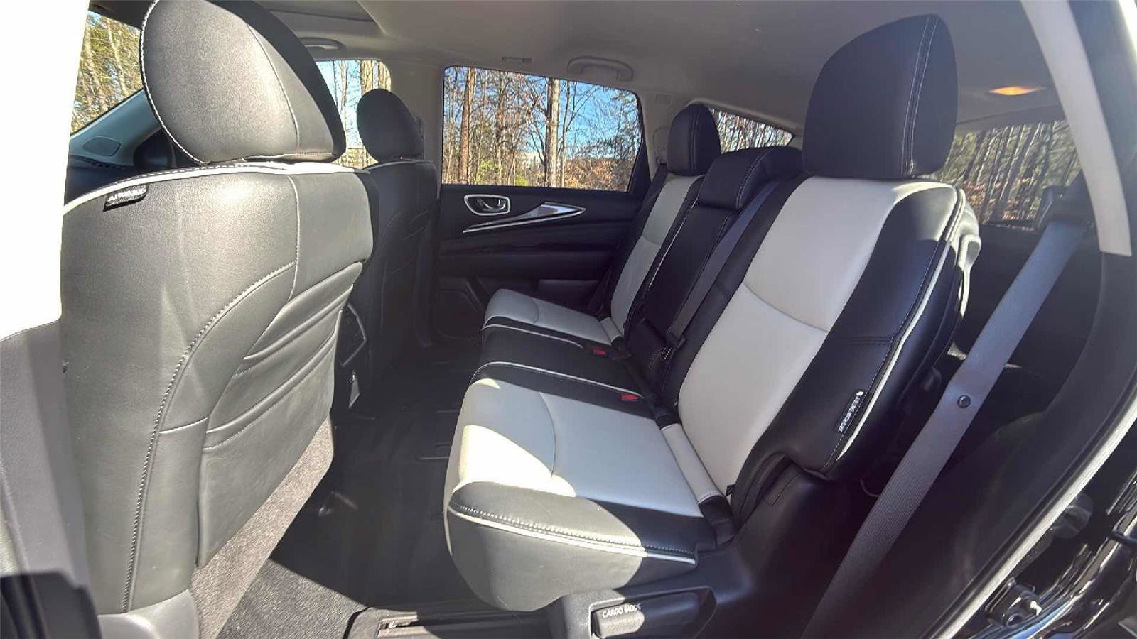 Used 2020 INFINITI QX60 Signature Edition w/ Cargo Package Essential image 11