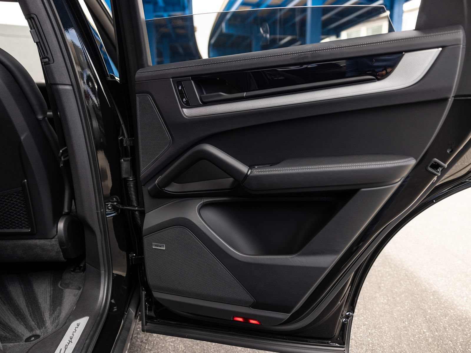 Certified 2026 Porsche Cayenne E-Hybrid AWD/4WD image 44