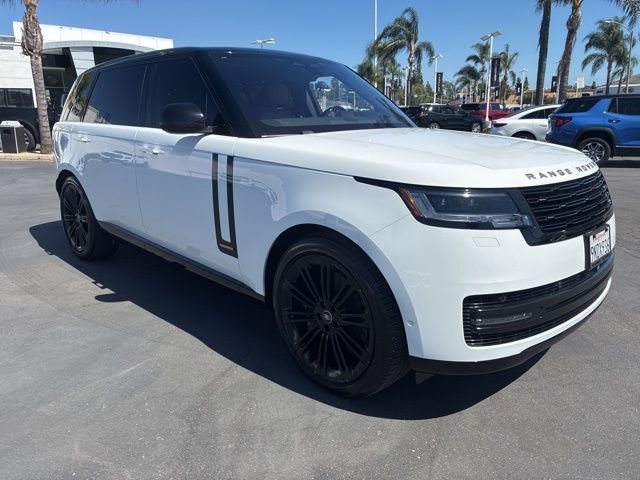 Used 2023 Land Rover Range Rover Long Wheelbase SE image 3