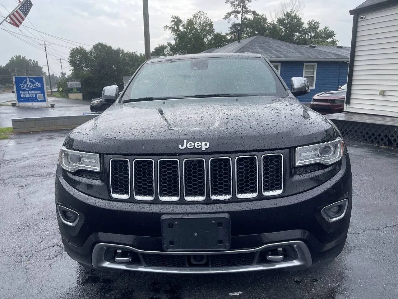 Used 2014 Jeep Grand Cherokee Overland w/ Advanced Technology Group AWD/4WD image 2