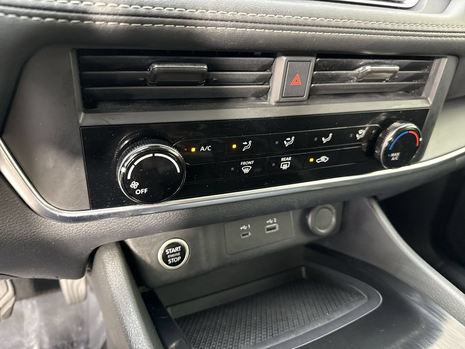Used 2023 Nissan Rogue S AWD/4WD image 9