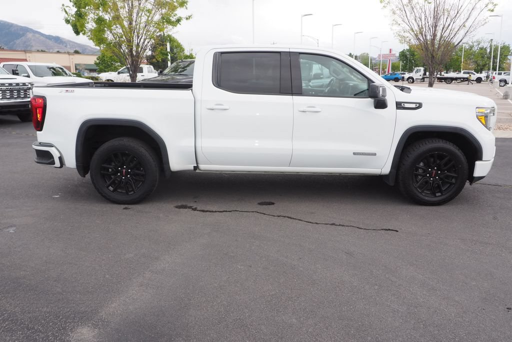 Used 2022 GMC Sierra 1500 Elevation w/ Driver Alert Package I AWD/4WD image 4