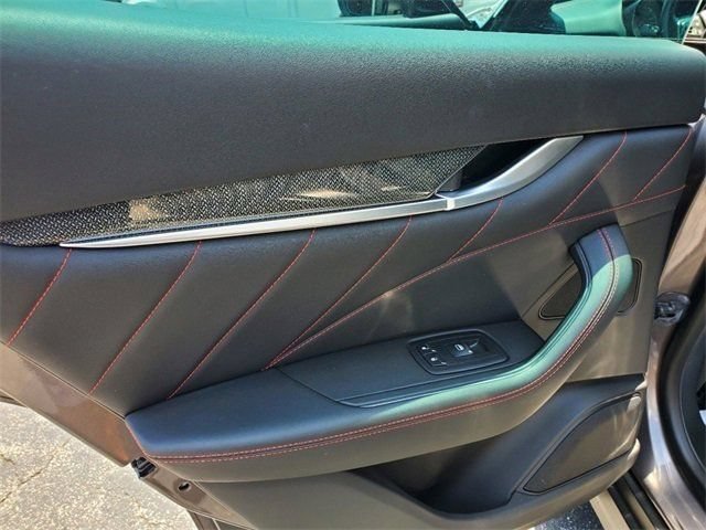 Used 2019 Maserati Levante AWD/4WD image 21