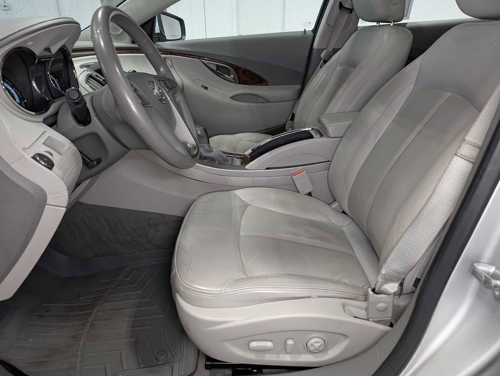 Used 2012 Buick LaCrosse Leather FWD image 4