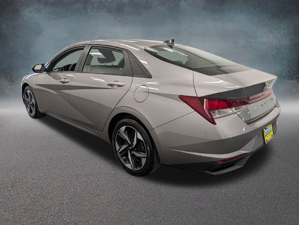 Certified 2023 Hyundai Elantra SEL w/ Convenience Package FWD image 6