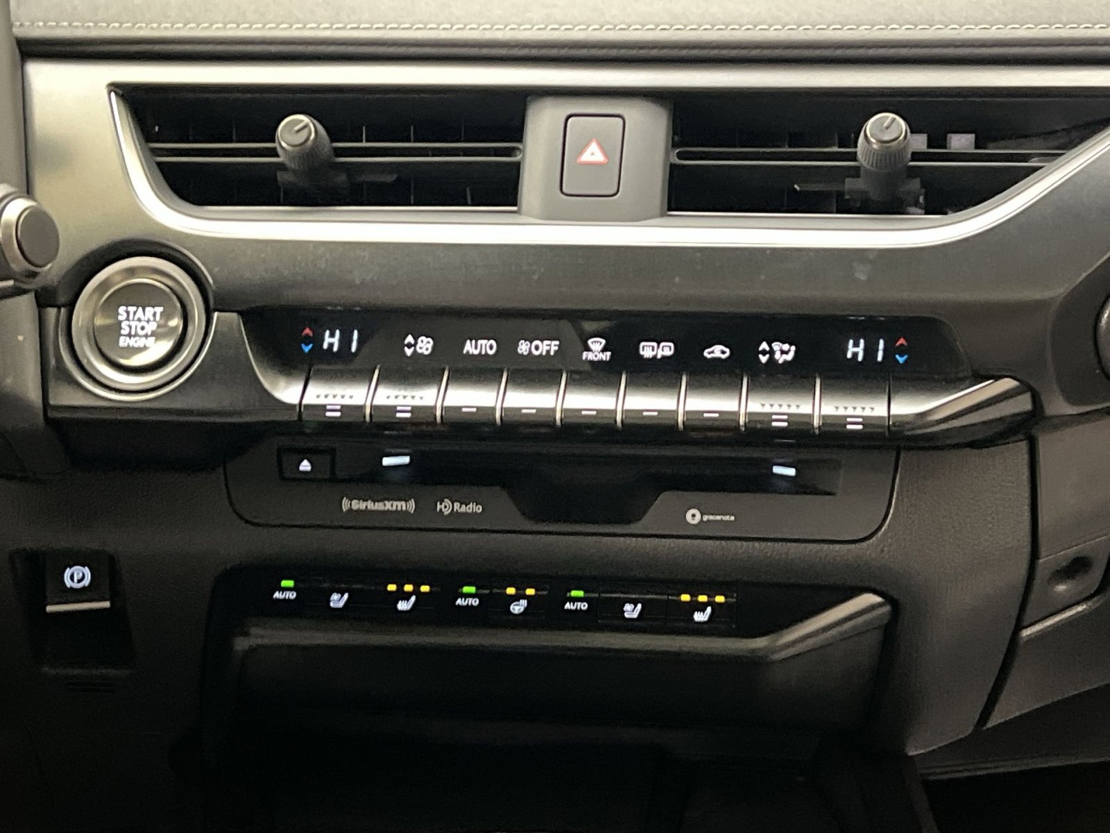 Used 2019 Lexus UX 200 image 19