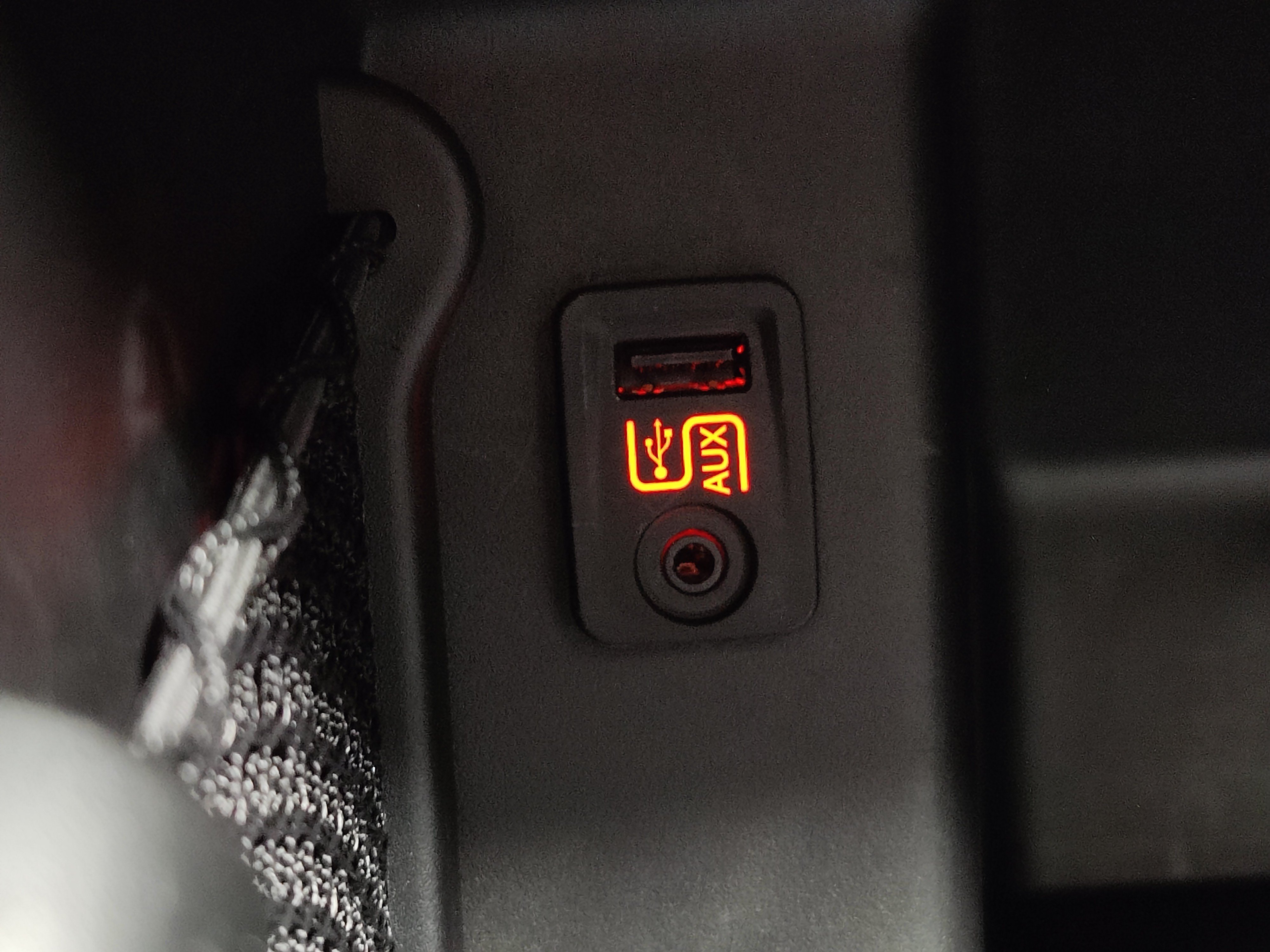 Used 2013 FIAT 500 Abarth w/ Comfort/Convenience Group FWD image 17