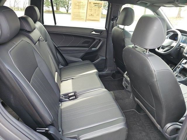 Used 2023 Volkswagen Tiguan SE R-Line AWD/4WD image 16