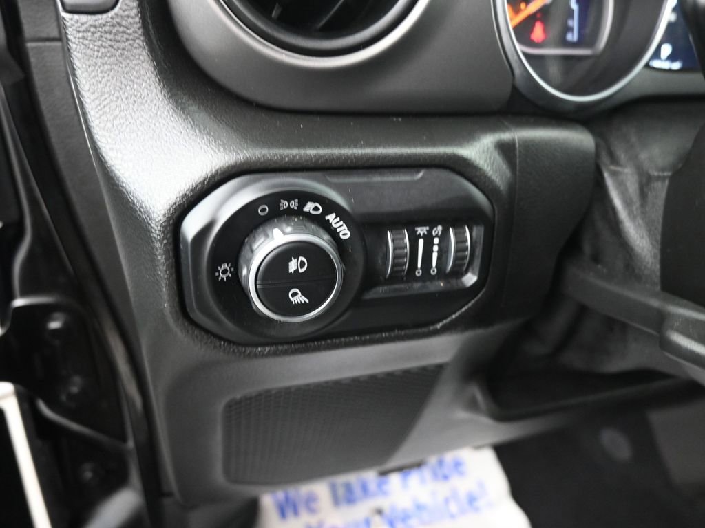 Used 2021 Jeep Gladiator Sport image 24