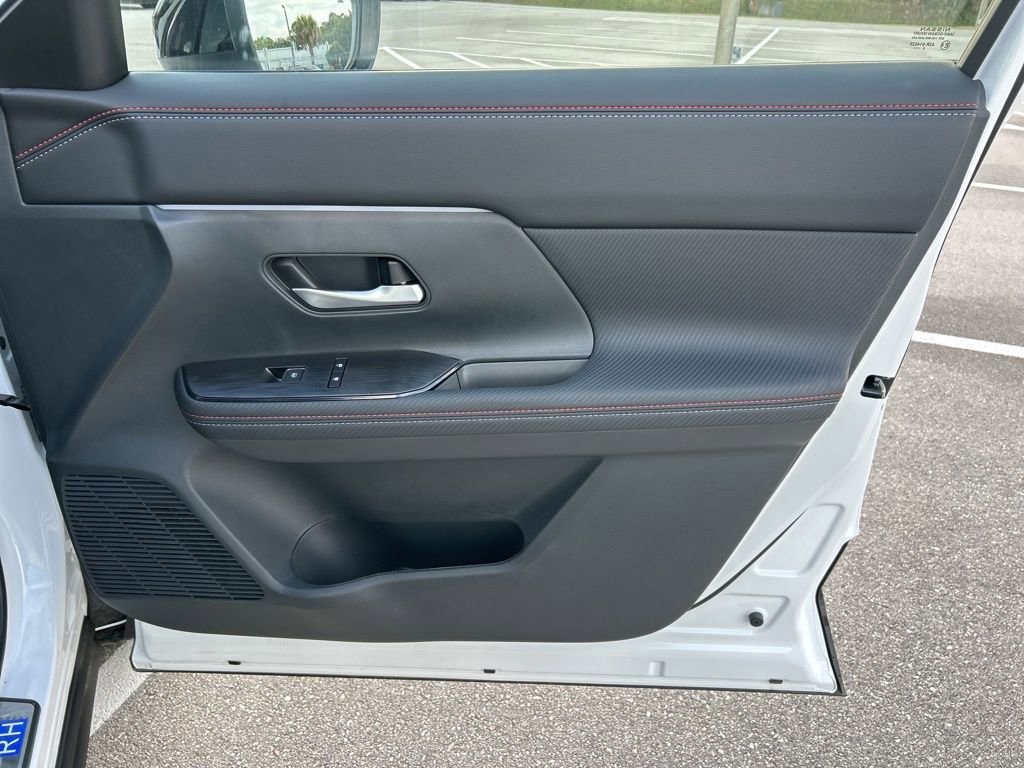 New 2026 Nissan Kicks SR FWD image 40