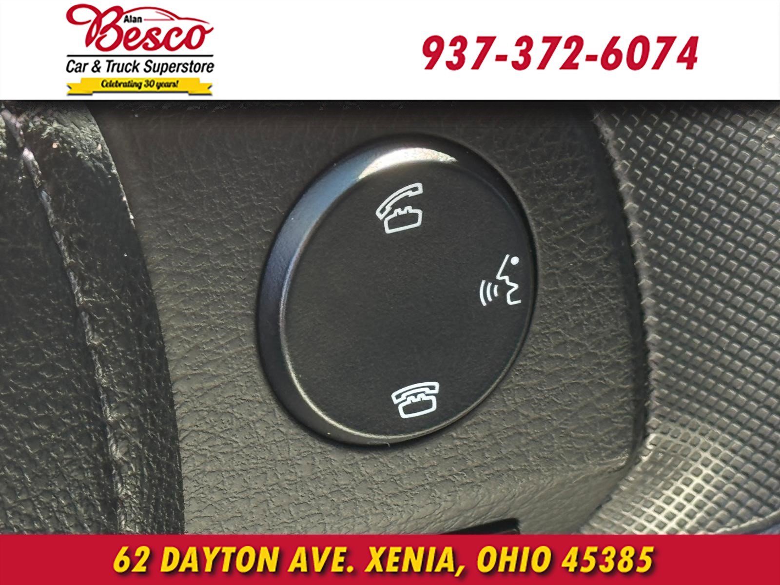 Used 2015 Toyota Corolla LE FWD image 11