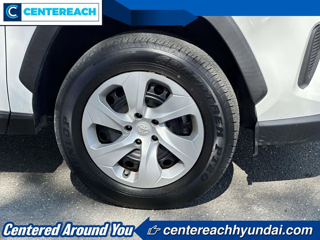 Used 2024 Toyota RAV4 LE AWD/4WD image 6