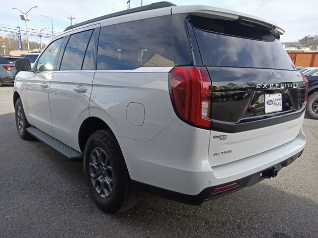 Used 2025 Ford Expedition Active RWD image 5