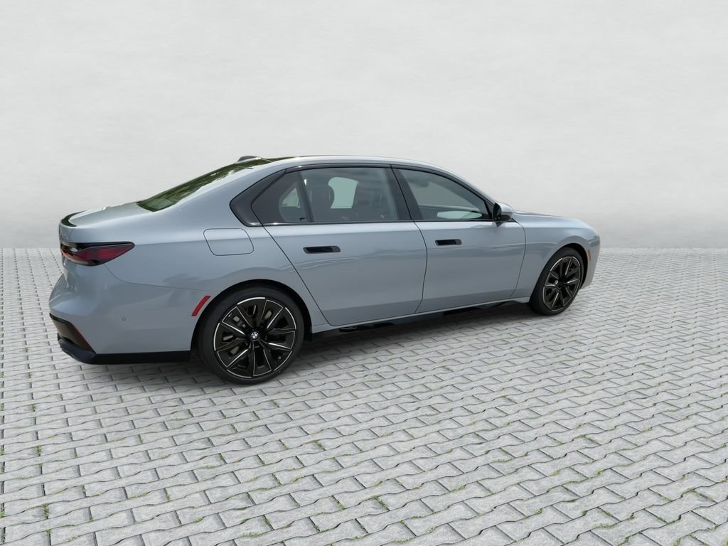 Used 2026 BMW 760i xDrive w/ Luxury Rear Seating Package AWD/4WD image 8