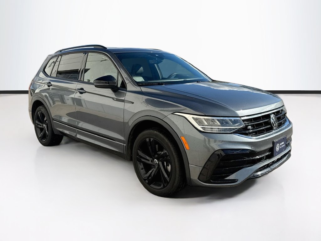 Used 2024 Volkswagen Tiguan SE R-Line AWD/4WD image 3