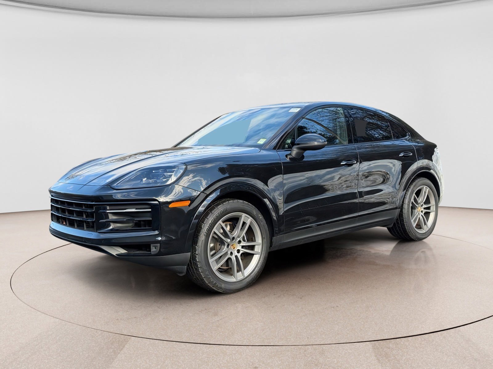 Used 2024 Porsche Cayenne Coupe image 1
