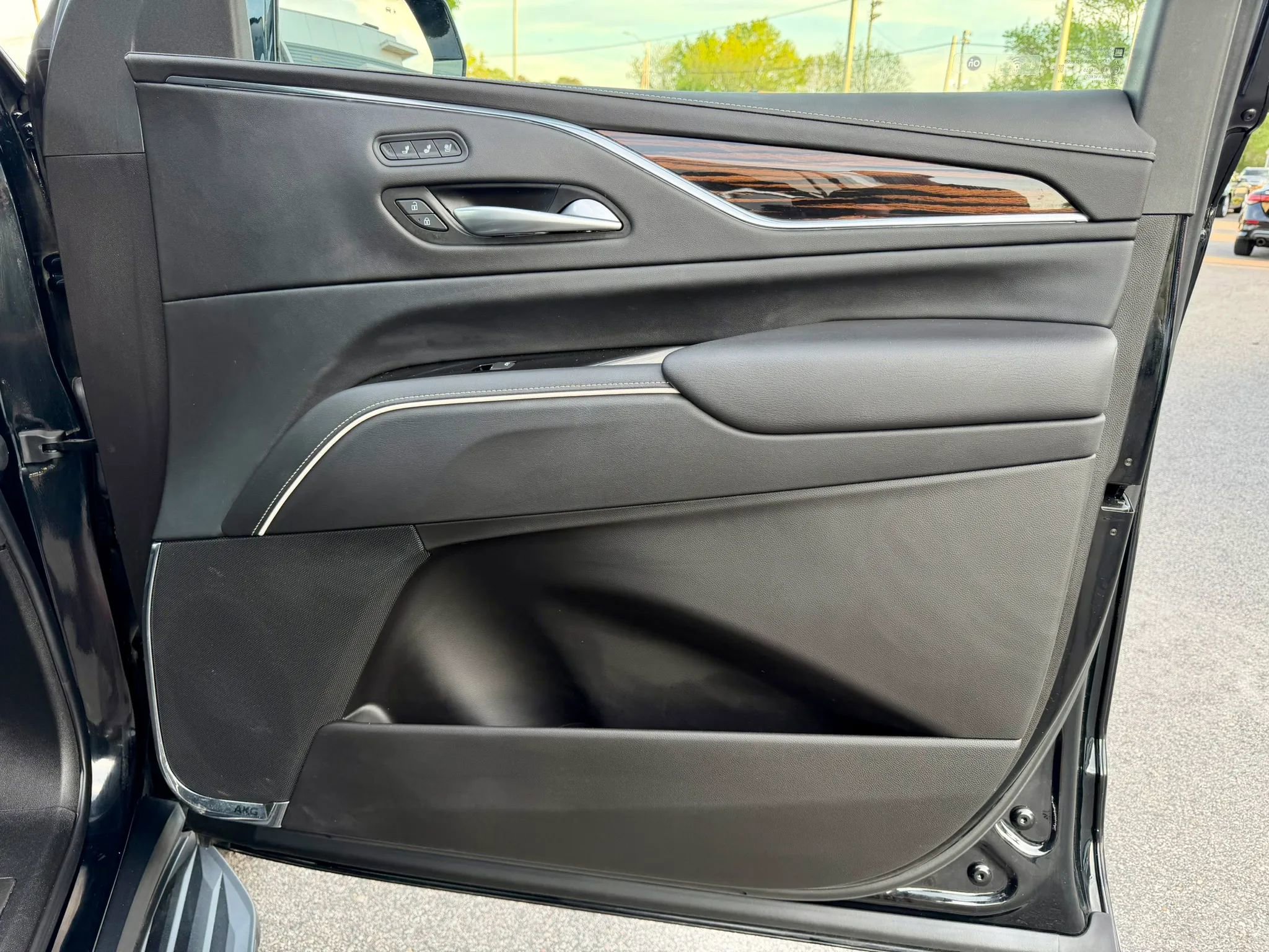 Used 2023 Cadillac Escalade Premium Luxury w/ Performance Package image 48