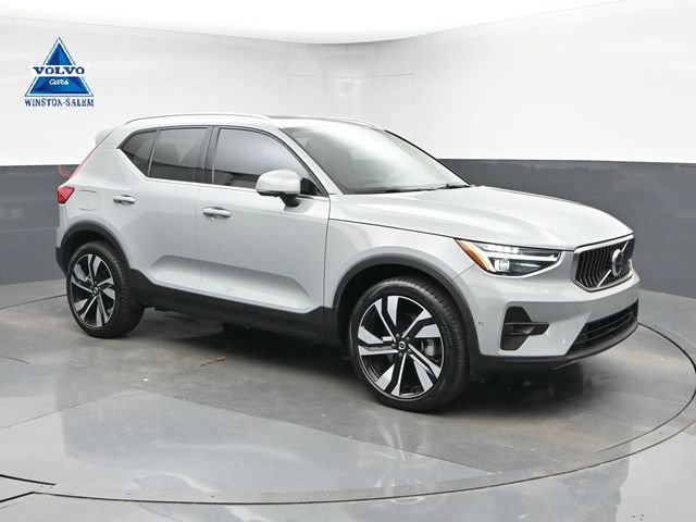 Used 2024 Volvo XC40 B5 Plus w/ Protection Package Premier AWD/4WD video 1