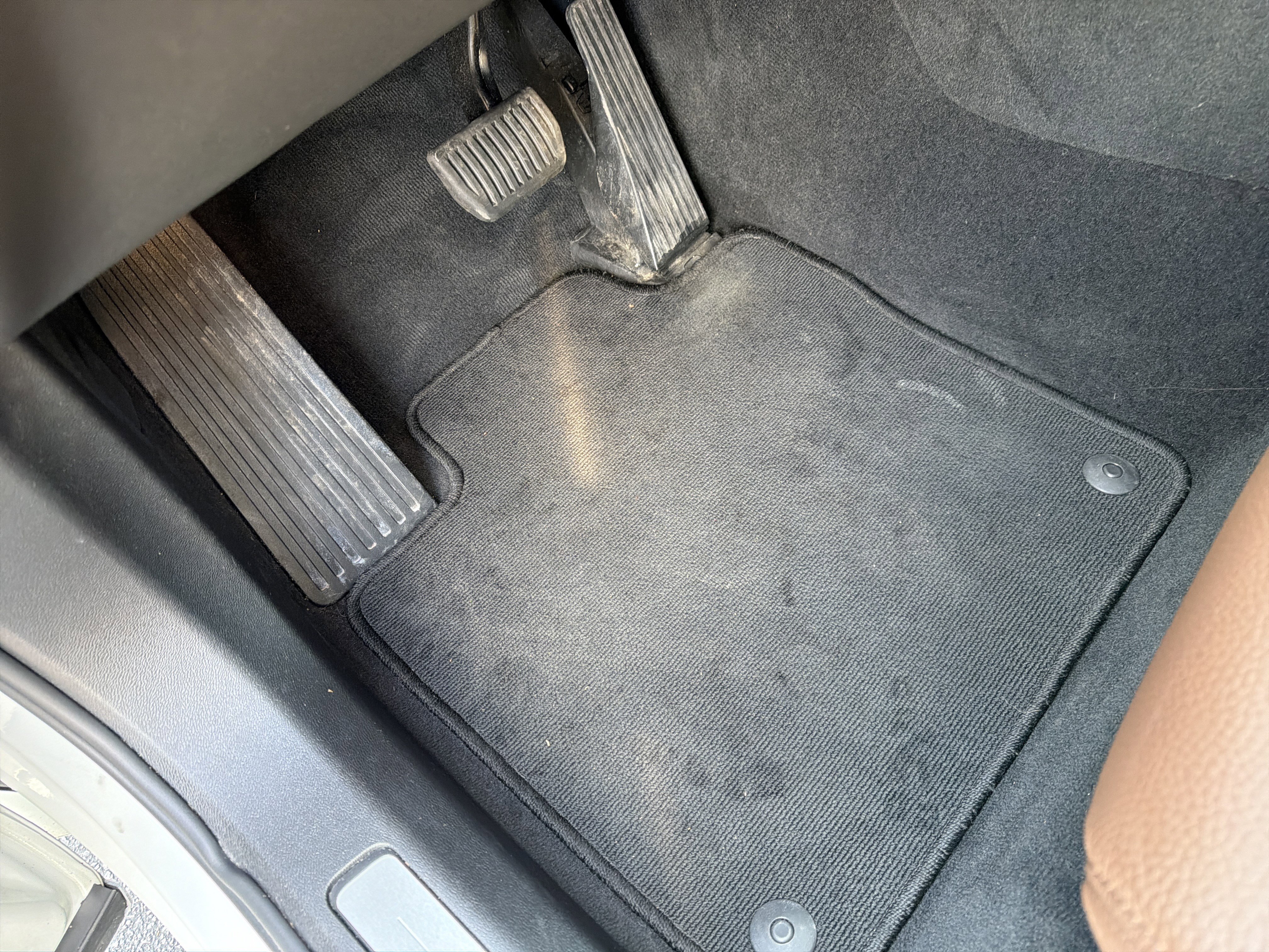 Certified 2024 Volvo XC60 T8 Plus image 17